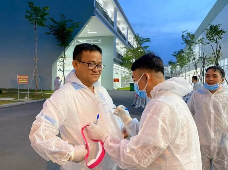 Health official in Binh Duong dismissed for neglecting COVID-19 prevention and control -0