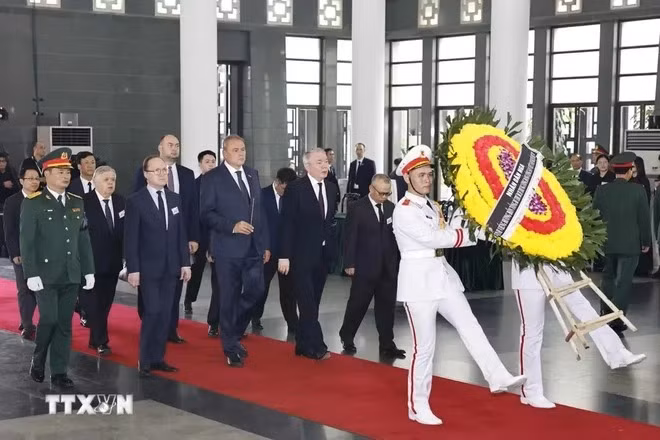Foreign leaders pay last respects to Vietnamese Party chief -0