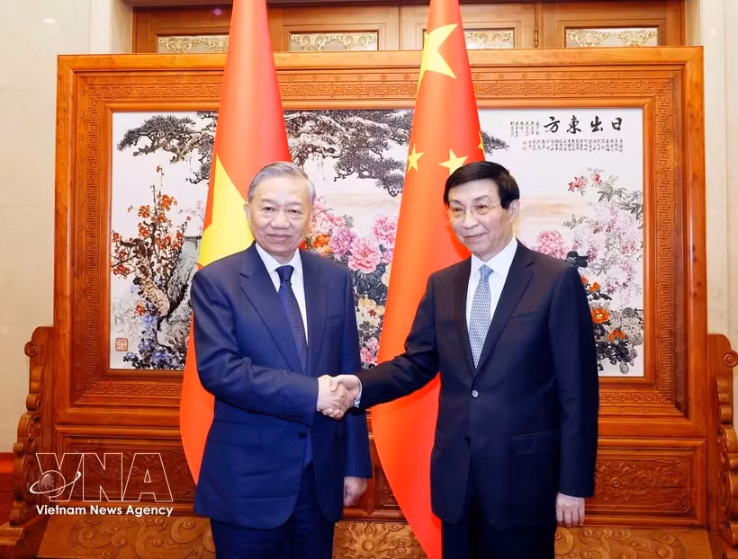 Vietnam's top leader meets with Chairman of Chinese People’s Political Consultative Conference -0