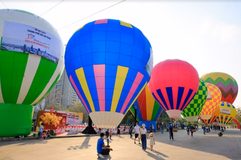 Hot air balloon festival celebrates 1st founding anniversary of Thu Duc City -0
