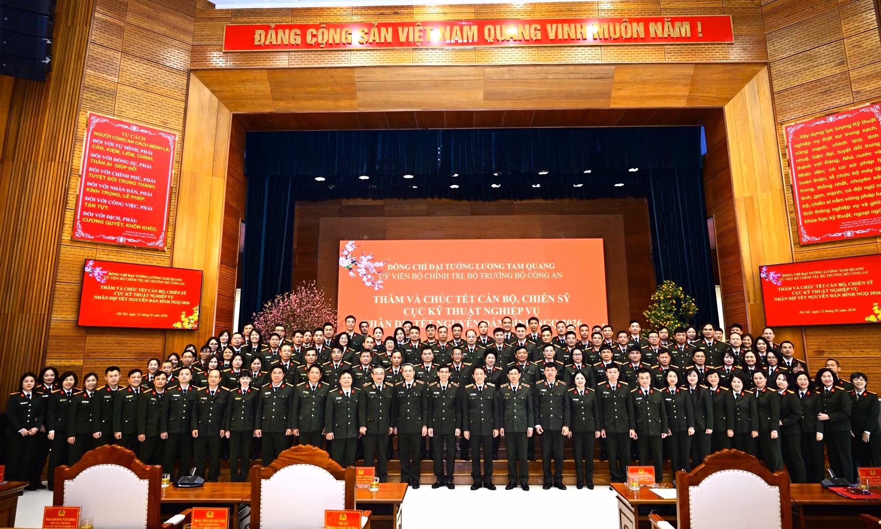 Minister Luong Tam Quang visits Department of Technical Services -0