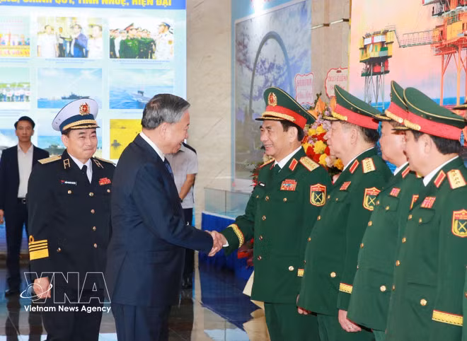 Navy requested to support fishermen, boost defence diplomacy to protect national sovereignty -0