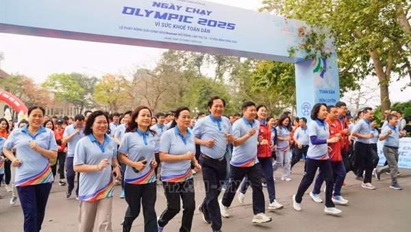 Party chief urges completion of institutional framework for modern sports development ảnh 4
