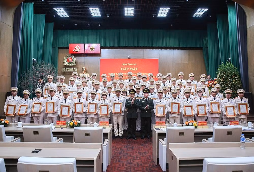 MPS honors typical examples of communal-level police force and at-grassroots security and order protection support force - 1