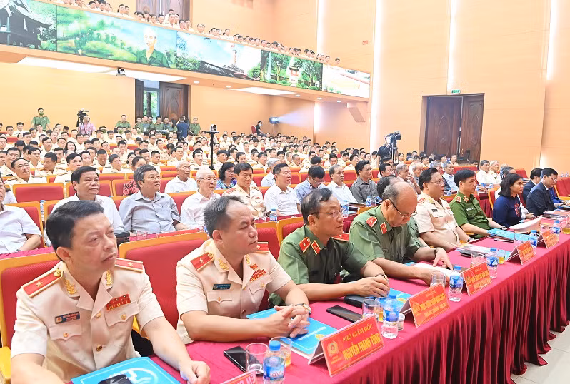 Hanoi police mark 60 years since People’s Police Force founded -0