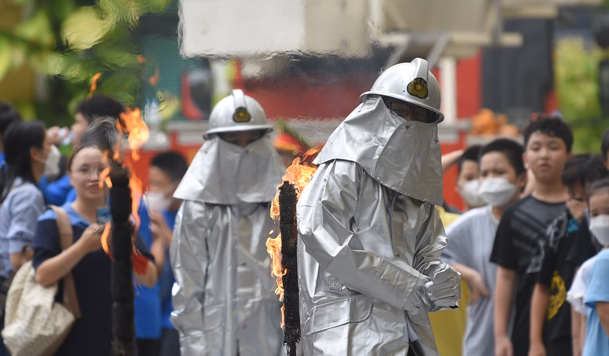 Children in Hanoi transform into little-firefighters -3