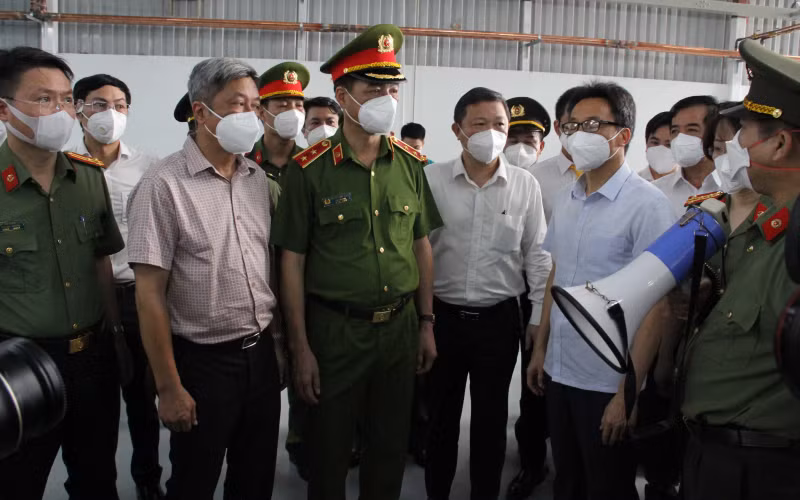 MPS erects COVID-19 field hospital in Ho Chi Minh City. -0
