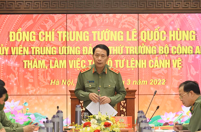 Deputy Minister Le Quoc Hung works with Guard Police High Command -0