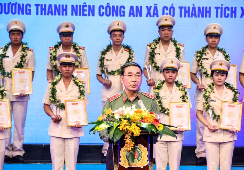 MPS honors outstanding youths and communal police officers -0