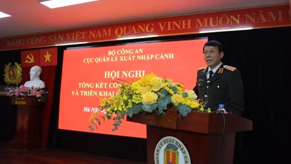 Religious dignitaries visit Ministry of Public Security ảnh 3
