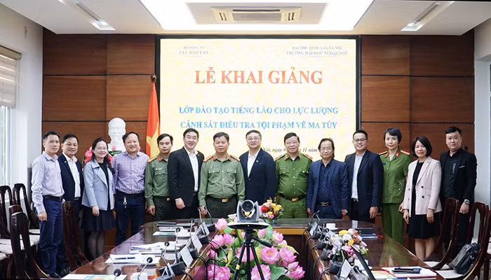 Training course on Lao language for counter-narcotics policemen opened -0
