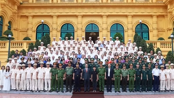 State President visits Department of Internal Political Security ảnh 4