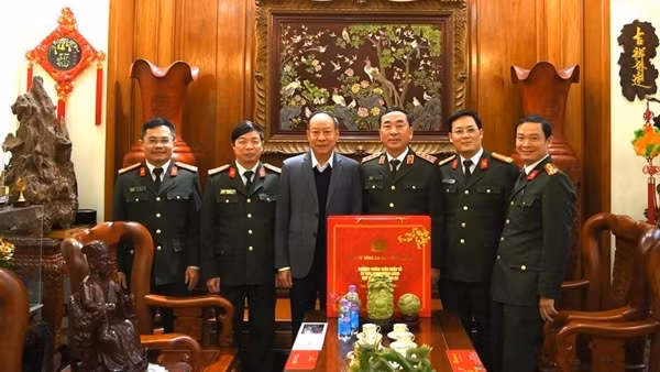 Deputy Minister Tran Quoc To attends “All People Protecting National Security” Festival in Thai Nguyen province ảnh 3