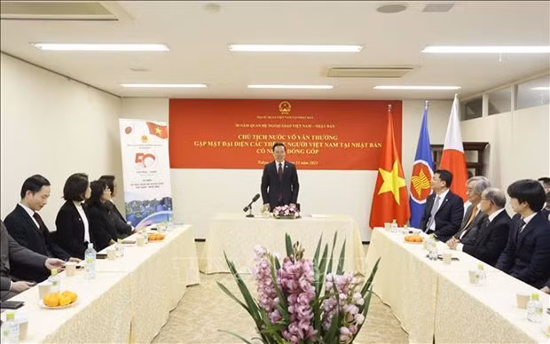 President meets with representatives of Vietnamese community in Japan -0