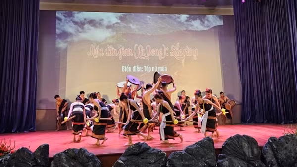 Hanoi Old Quarter remains popular destination for international visitors ảnh 10