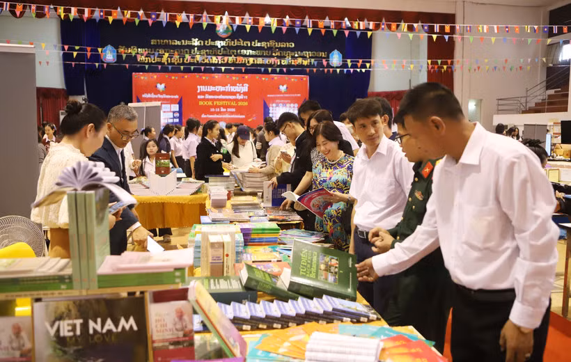 Vietnam–Laos friendship spotlighted at international book festival in Vientiane -0