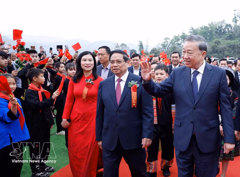 Party chief, PM attend groundbreaking ceremony for inter-level boarding schools -0