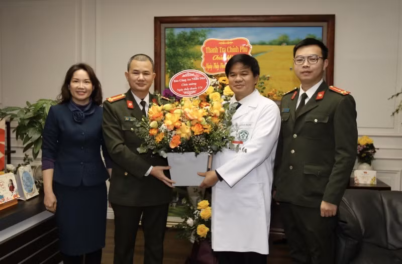 CAND Newspaper congratulates medical workers on Vietnamese Doctors’ Day -0