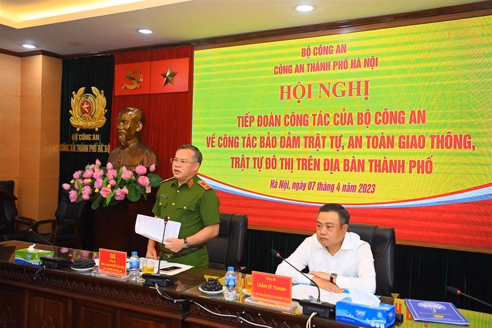 Hanoi asked to make a clear change in traffic order and safety -0