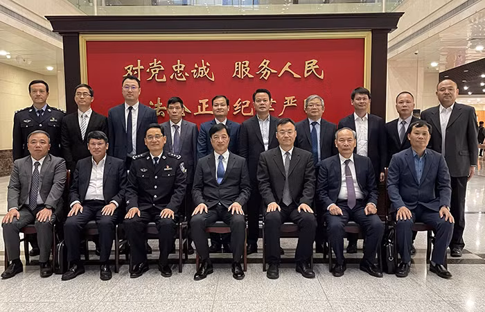 Deputy Minister Nguyen Duy Ngoc visits China -0