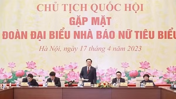 Technology application – new requirement for digital newsroom governance ảnh 2
