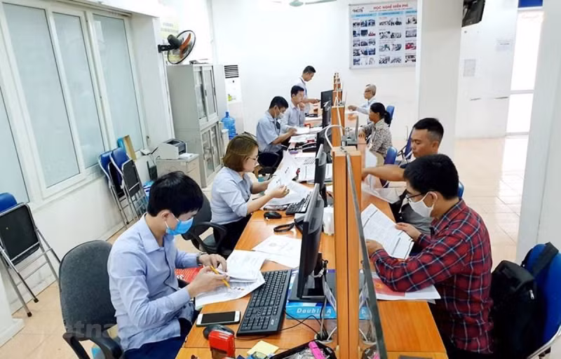 Over 1.2 million labourers in Hanoi receive COVID-19 support from unemployment insurance fund -0