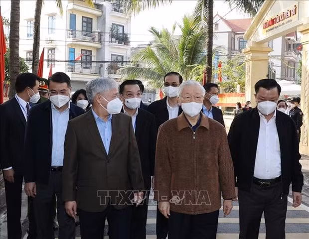 Party leader joins great unity festival in Hanoi's Yen So commune -0