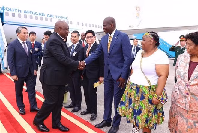 South African President begins state visit to Vietnam -0
