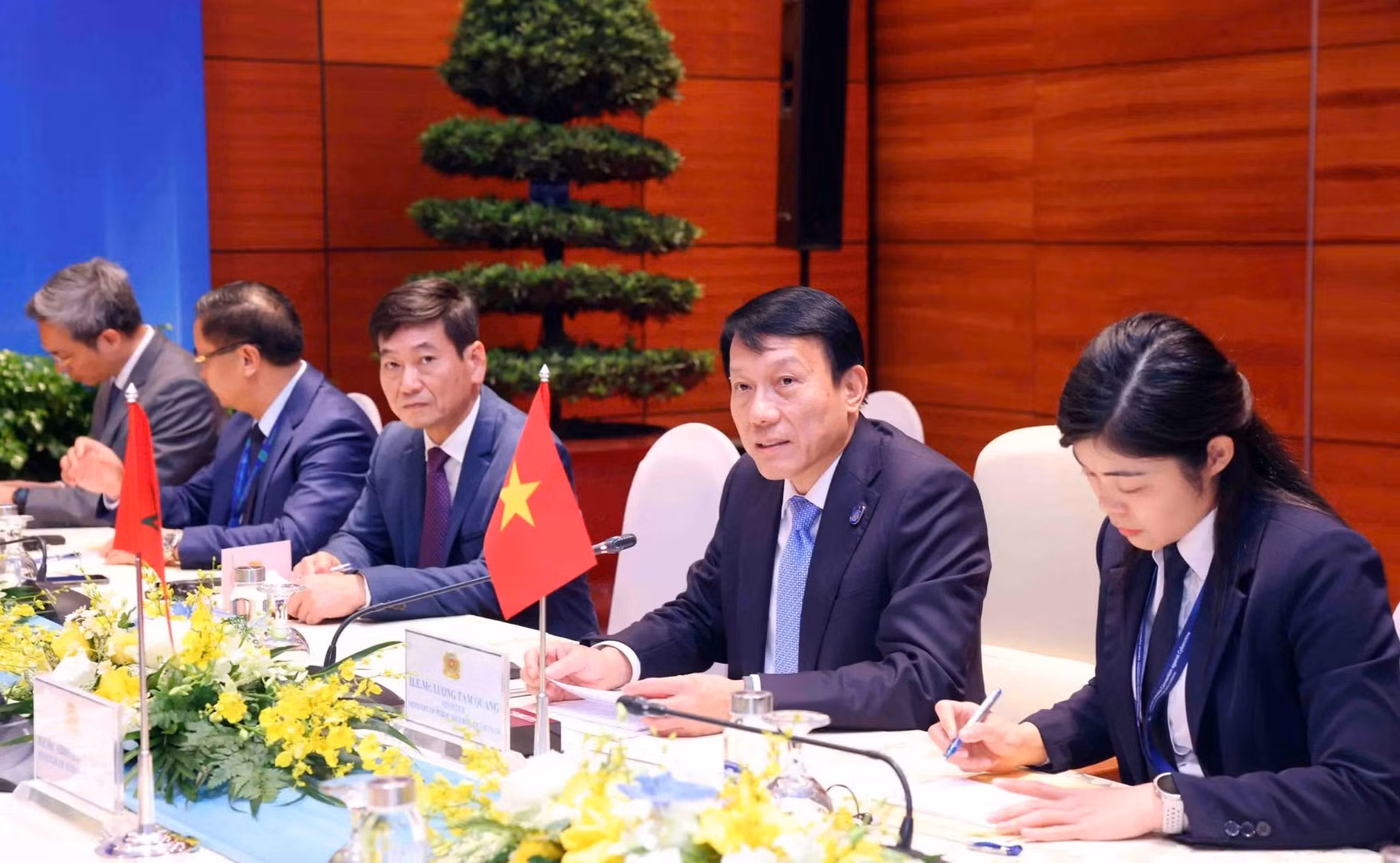 Minister Luong Tam Quang hosts Moroccan Justice Minister -0
