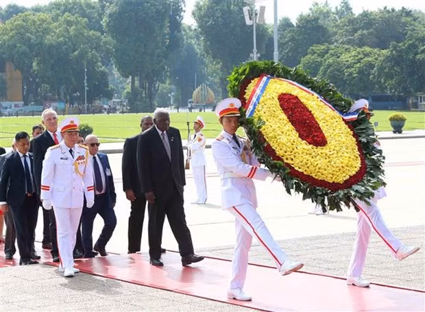 President welcomes leader of National Assembly of People's Power of Cuba -0