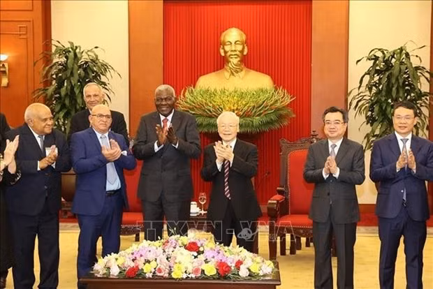 Party chief hosts Cuban delegation -0
