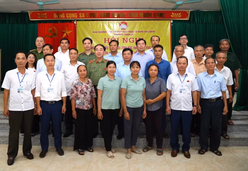 Deputy Minister Tran Quoc To meets voters in Bac Ninh province -0