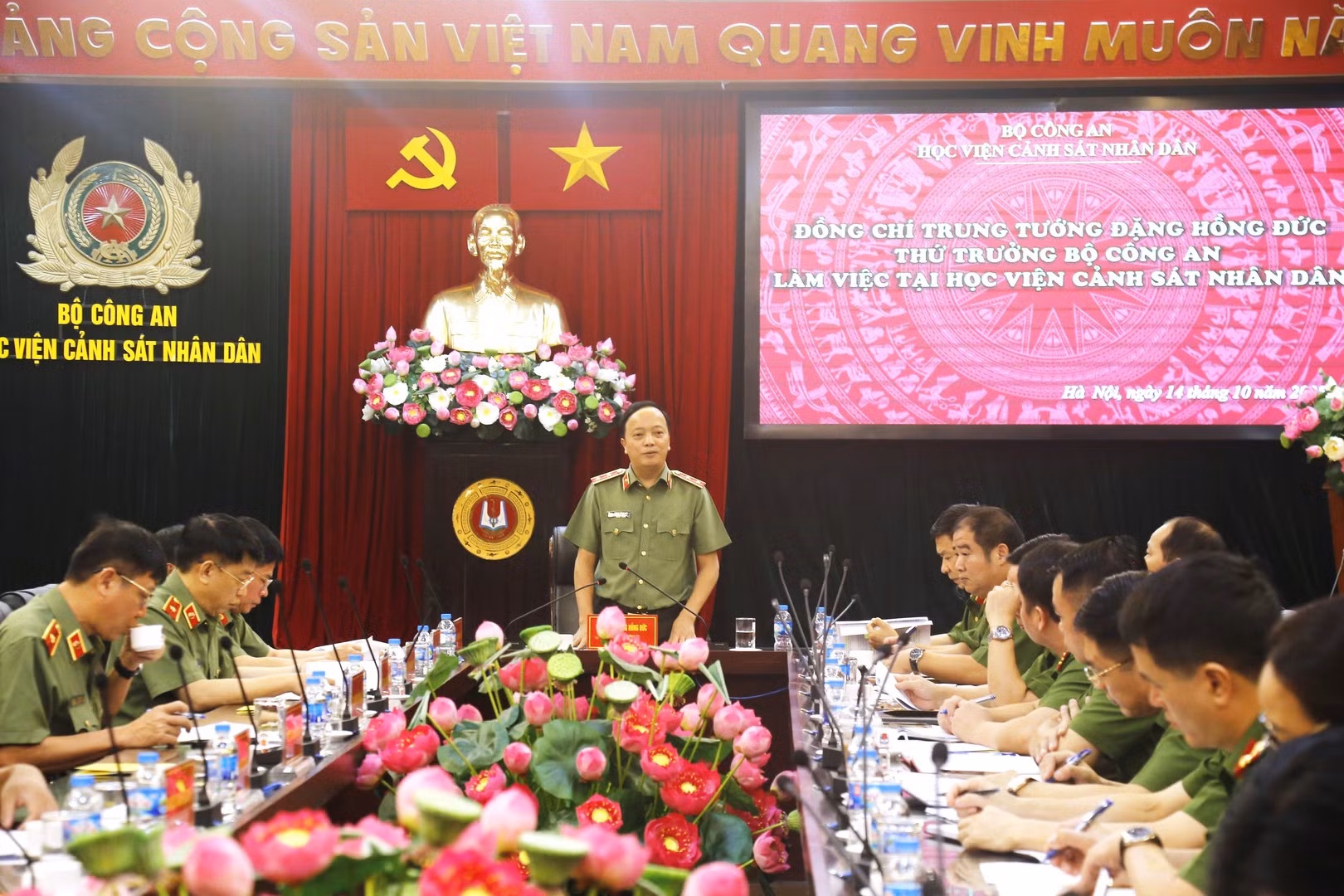 Deputy Minister Dang Hong Duc works with People’s Police Academy -0