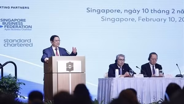 PM pledges to further support enterprises at Vietnam Business Forum 2023 ảnh 2