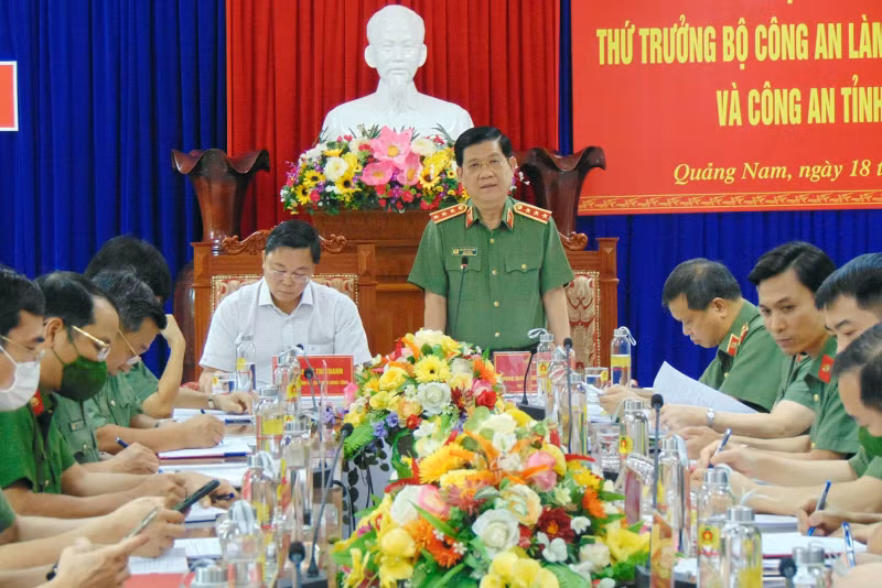 Deputy Minister Nguyen Van Son works with Quang Nam Provincial Police Department -0