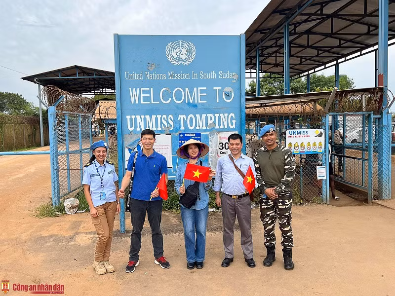 Latest photos of three Vietnamese police officers in South Sudan -1