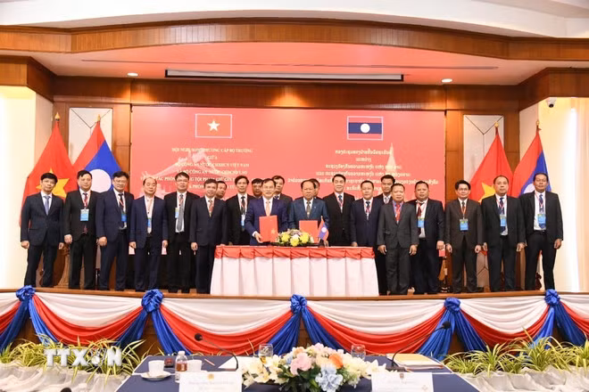 Vietnamese, Lao police strengthen counter-narcotics cooperation -0
