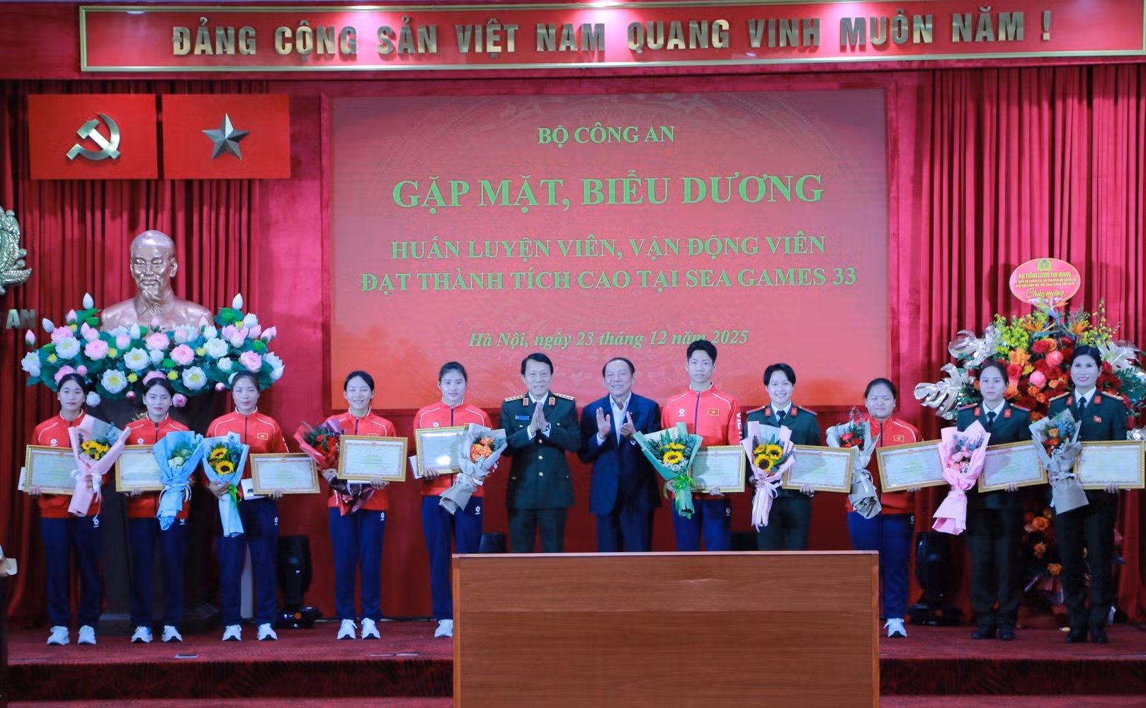 MPS honors public security coaches and athletes for outstanding achievements at 33rd SEA Games -0