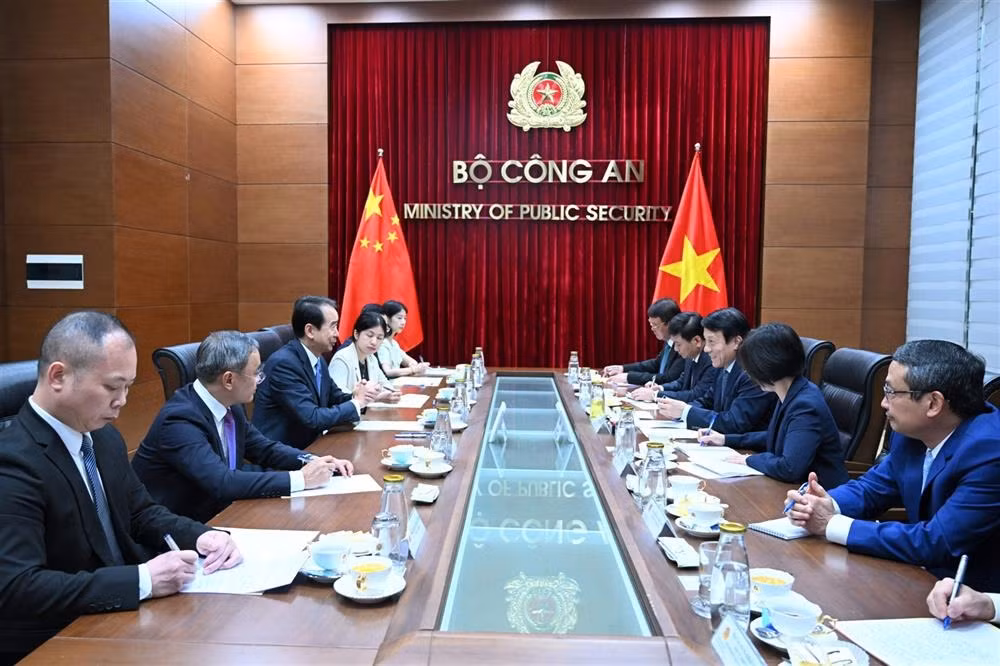 Minister Luong Tam Quang hosts Chinese Ambassador -0