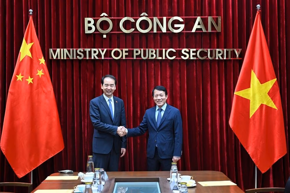 Minister Luong Tam Quang hosts Chinese Ambassador -0