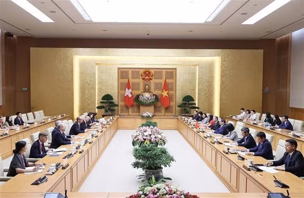Vietnam treasures friendship and cooperation with Switzerland: PM -0