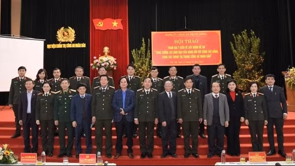 Strengthening Party leadership in implementing defense, security and foreign affairs tasks in new situation ảnh 5
