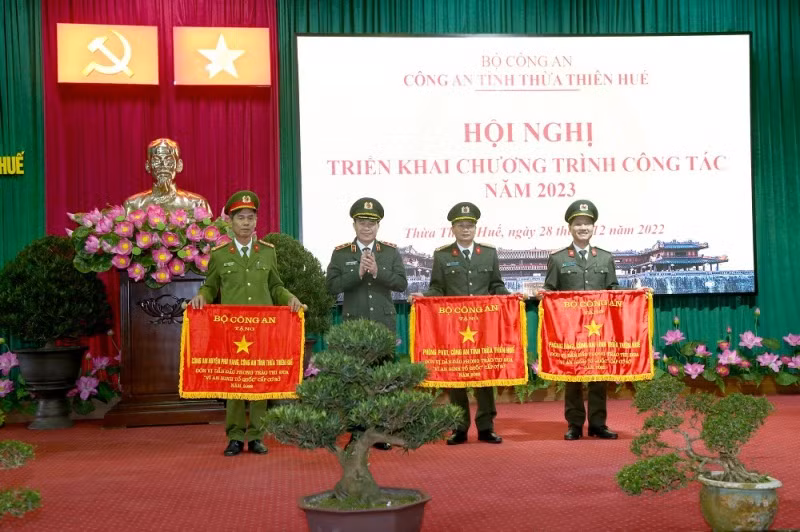 Thua Thien-Hue Provincial Police Department rolls out 2023 work program - 1