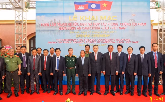 Hundreds of documents on Vietnam – Lao – Cambodia relations on display in Hanoi -0