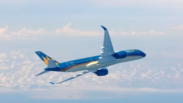 Vietnam marks first regular flight from Beijing after three years ảnh 3