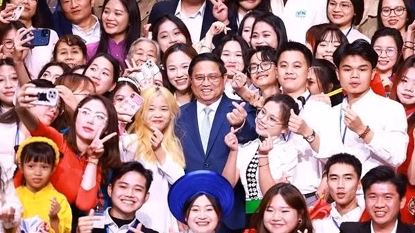 Vietnamese citizens advised not to travel to Ukraine ảnh 2