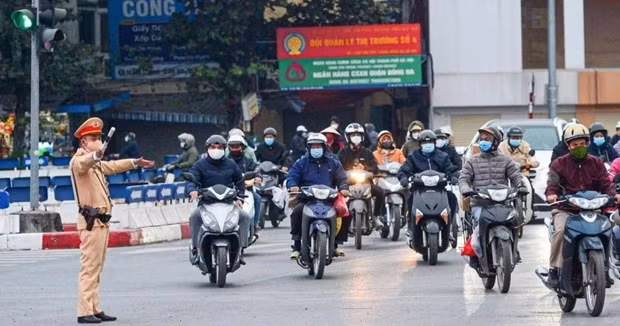 PM urges drastic actions to ensure traffic safety during Tet -0