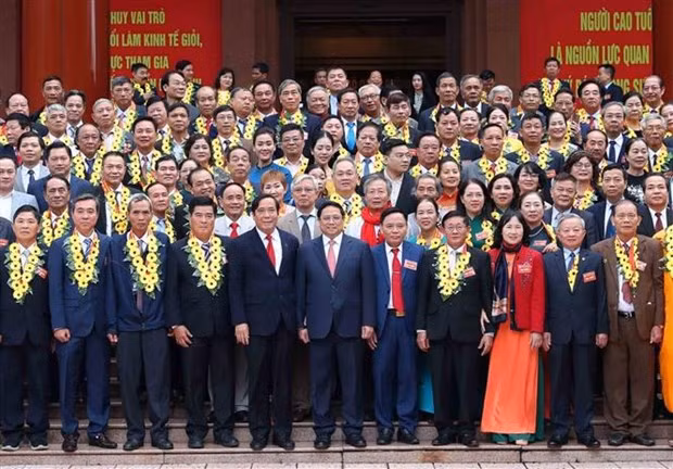 PM hails elderly people’s efforts in boosting economic development -0