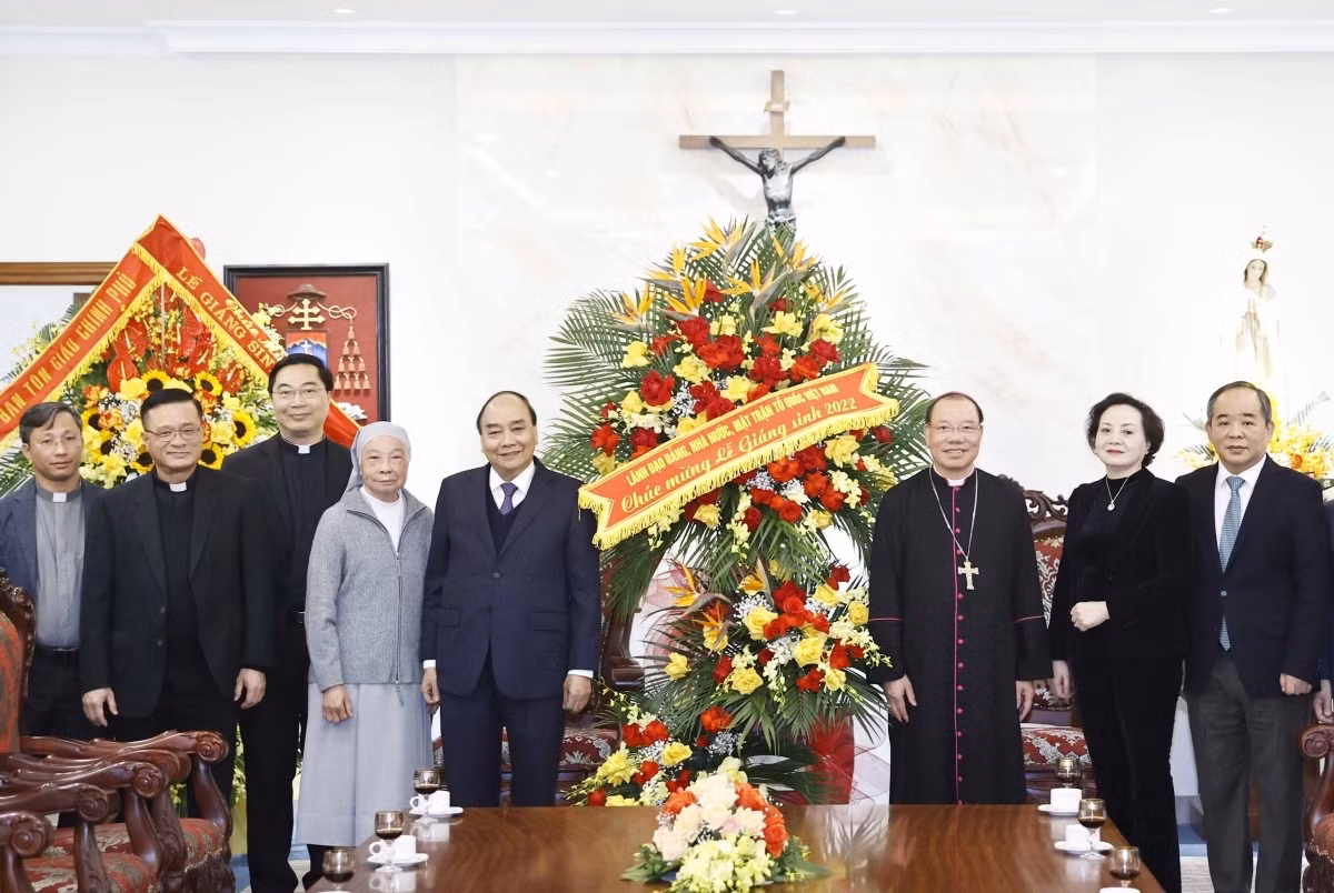 State president pays Xmas visit to Hanoi Archdiocese -0