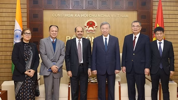 Vietnam, India agree to expand security cooperation ảnh 4